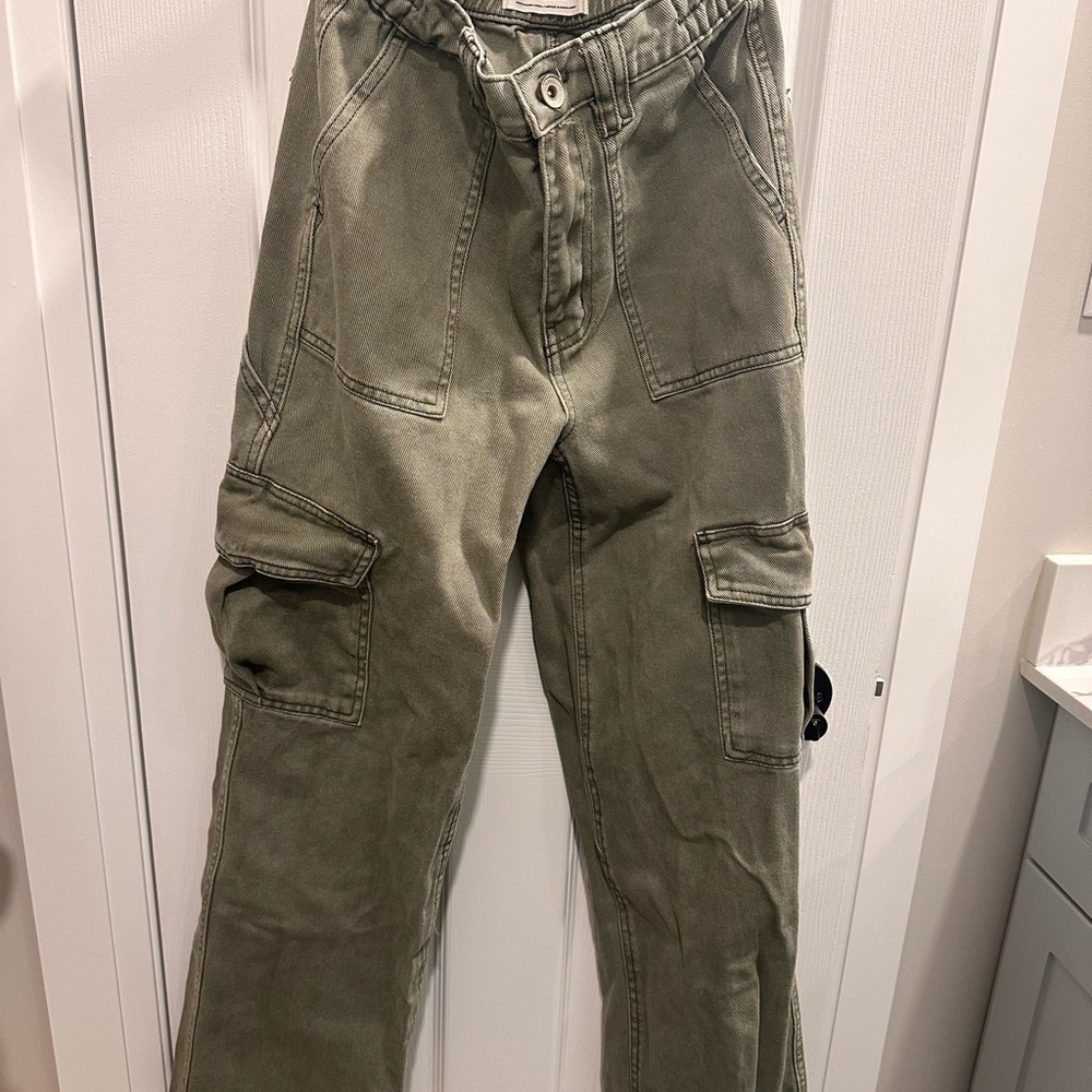 Ardene Green Cargo Pants with Relaxed Fit and Straight Leg